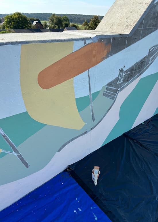 Peinture d'une fresque avec les animés du Miroir Vagabond